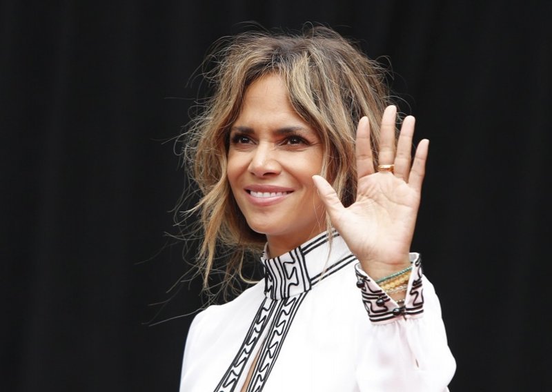 Halle Berry finalizirala rastavu braka, no mora plaćati vrtoglavu alimentaciju