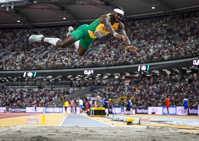 Ovo još nikad niste vidjeli; atletičar s Jamajke skočio na glavu u skoku udalj!