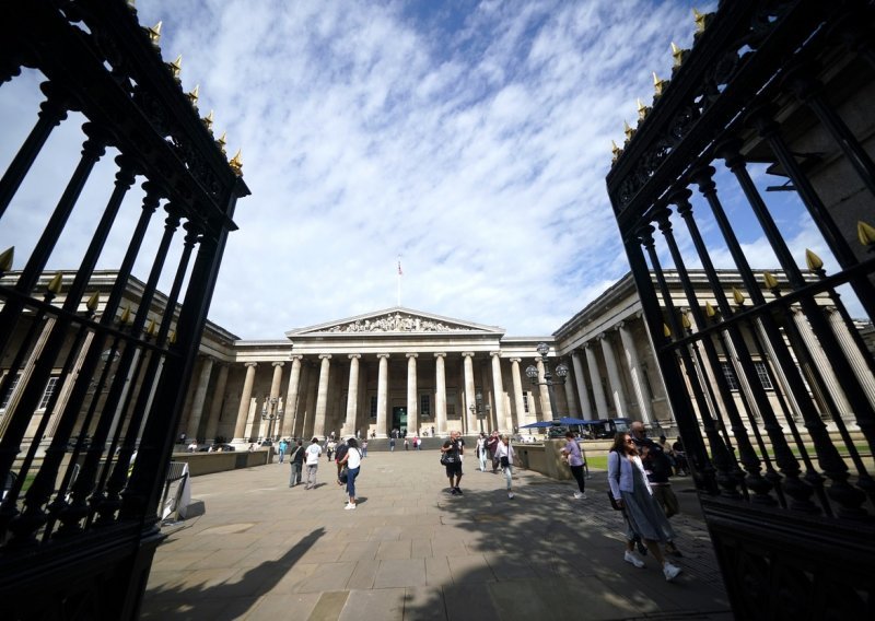 Pronađene neke od 2000 ukradenih dragocjenosti iz Britanskog muzeja