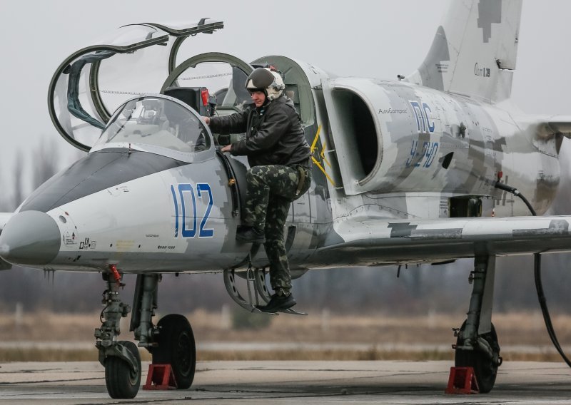 Nad Ukrajinom se sudarila dva vojna aviona, poginula tri pilota