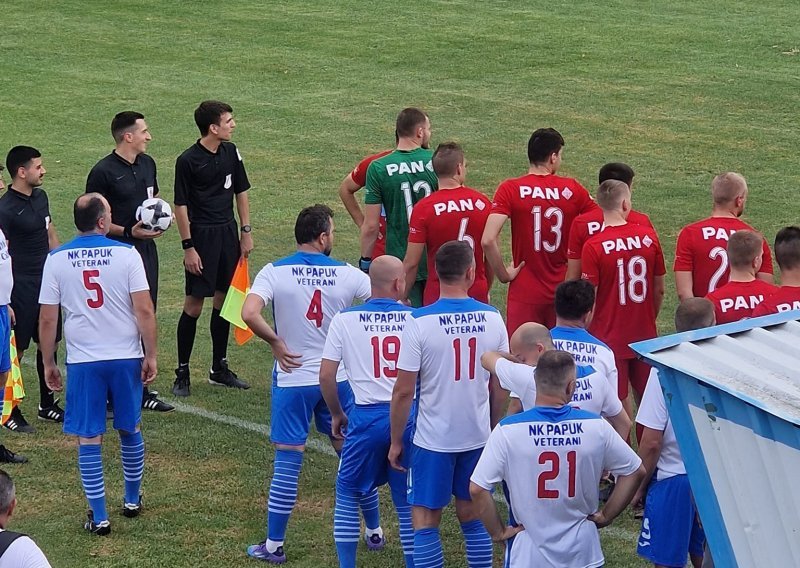 Utakmica pretkola Hrvatskog kupa završila 29:1 za goste, a kapetan zabio deset golova