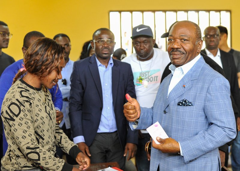 Gabonski predsjednik u kućnom pritvoru, svijet osudio državni udar