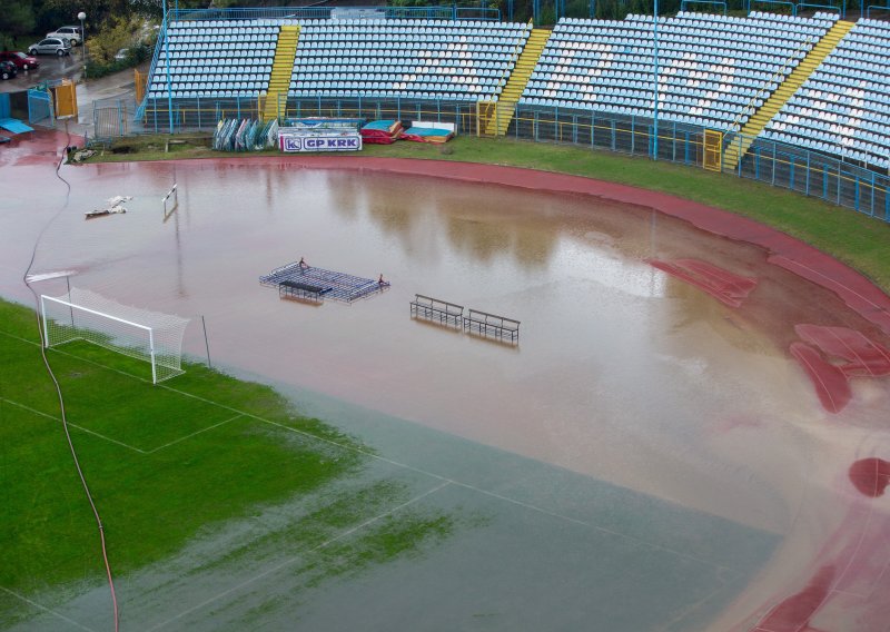 Nabujala Rječina poplavila Plodine i stadion Kantridu