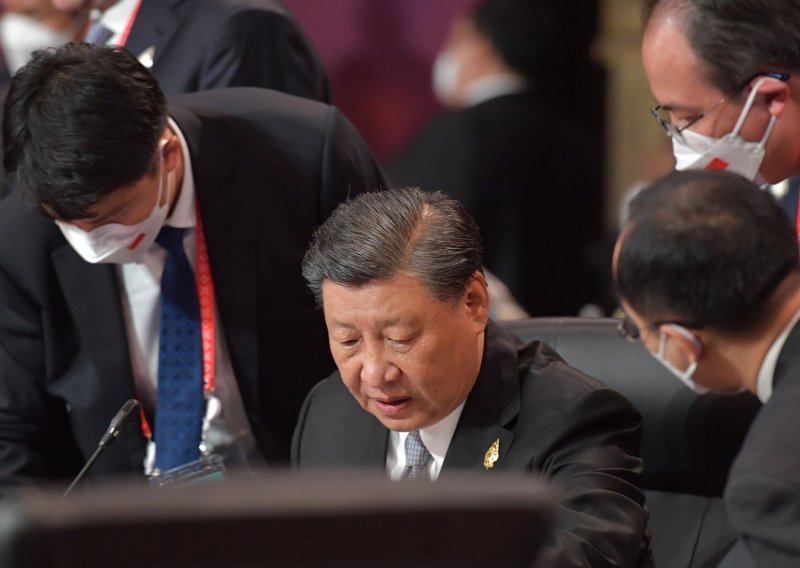Xi otvorio konferenciju Pojas i put, neki otišli iz dvorane tijekom Putinovog govora