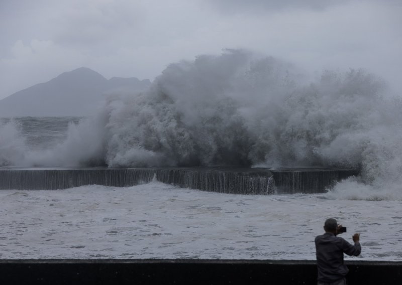 Tajvan pogodio snažan tajfun Haikui