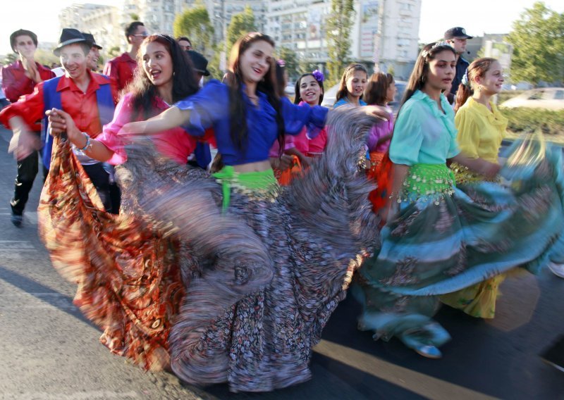 Održan prvi 'Romski Pride' u Parizu i Bukureštu