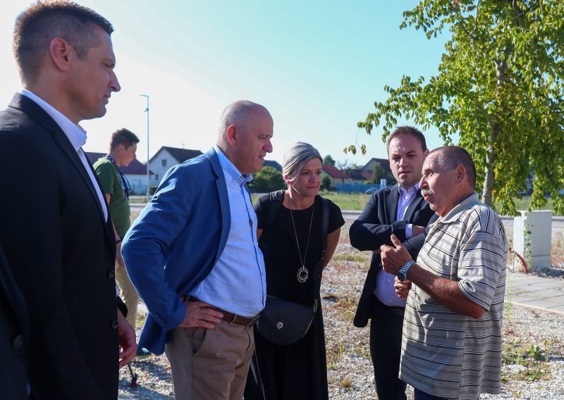 Bačić u Glini: Ovdje možemo svjedočiti velikom opsegu obnove na Banovini