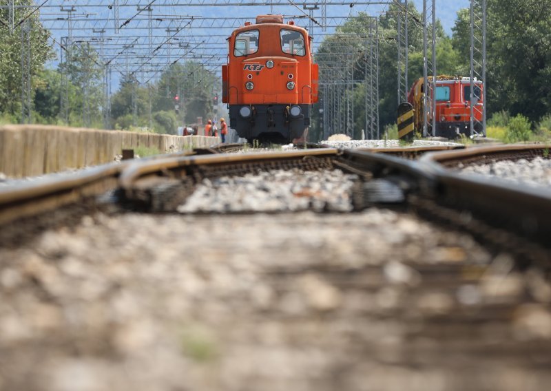 HŽ Infrastruktura potpisala ugovo o obnovi pruge Zabok – Krapina