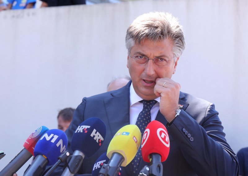 Plenković odgovorio oporbi: 'Di to ima porez na marže, neka nam kažu kako'