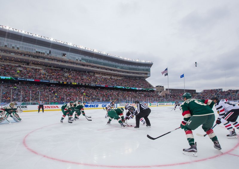 Minnesota slavila protiv Chicaga u svojoj prvoj utakmici na otvorenom