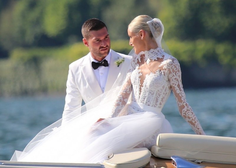 Sudbonosno 'da' izrekla na jezeru Como: Pogledajte raskošnu vjenčanicu ove mladenke