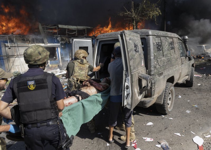 Zapad osuđuje barbarski ruski napad na tržnici u Kostjantinivki