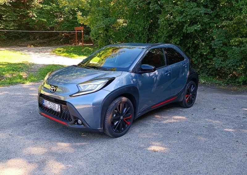 Vozili smo Toyotu Aygo X 1.0 VVT-I 5D CVT Limited Edition JBL: Dizajnerski gradski crossover s praktičnim CVT mjenjačem