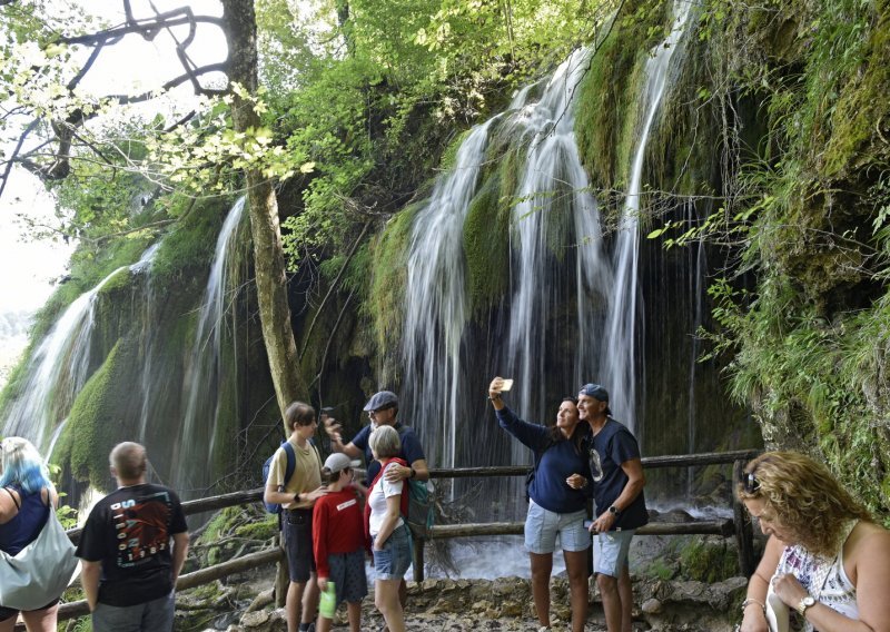 Plitvička jezera vabe goste jeftinim ulaznicama. Pogledajte što vas čeka tamo