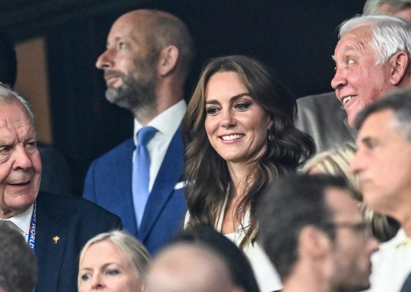 Oduševila gestom: Preko 60.000 Francuza ovacijama pozdravilo Kate Middleton
