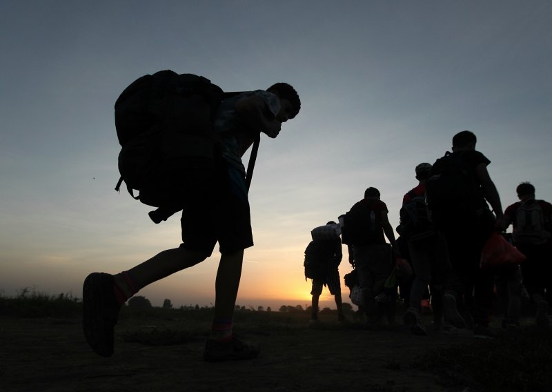 Najveći incident s migrantima do sada: Stotinu ih  pokušalo upasti u vlak Split-Zagreb