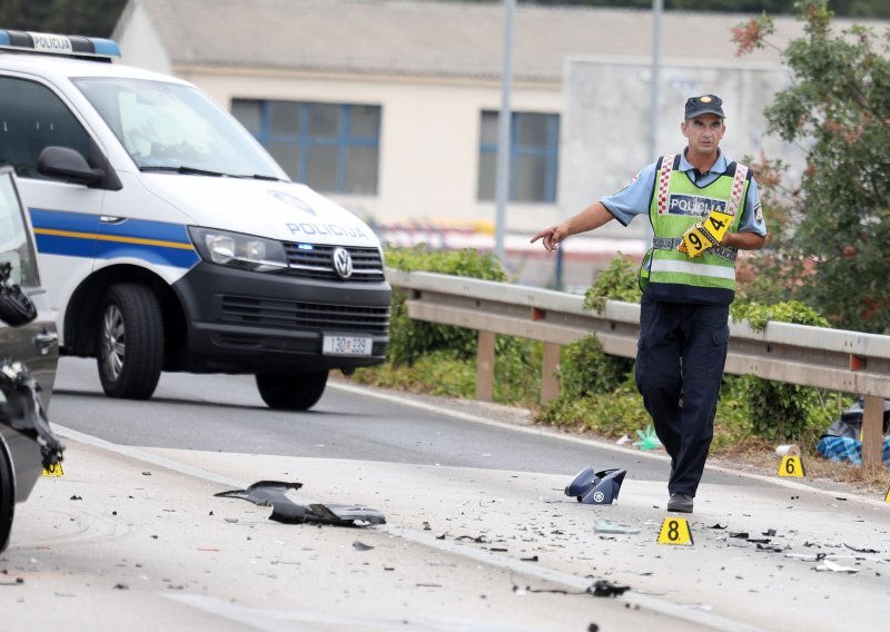 U tri nesreće poginula dva motociklista, šest ljudi ozlijeđeno, jedan vozač pobjegao