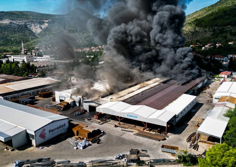 [FOTO] Veliki požar u Mostaru, imovinu branilo i stotinjak radnika tvrtke Ferro Keš