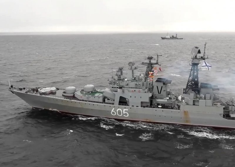 U raketnom napadu na Krim najmanje 24 ozlijeđene osobe, pogođena dva ruska broda