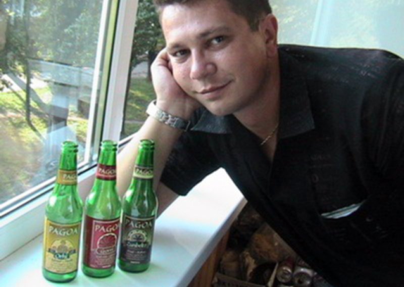 Ukrajinac Juri sakupio bogatu kolekciju hrvatskih pivskih etiketa