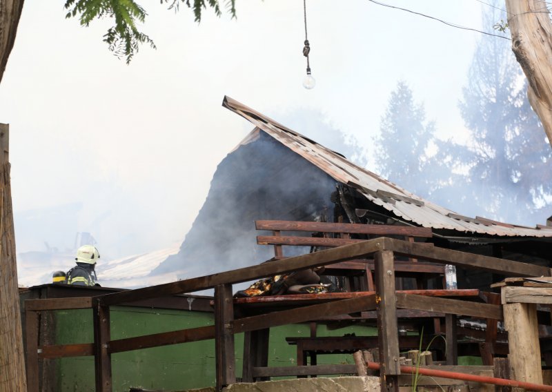 Najmanje dvije osobe poginule u požarima na Siciliji