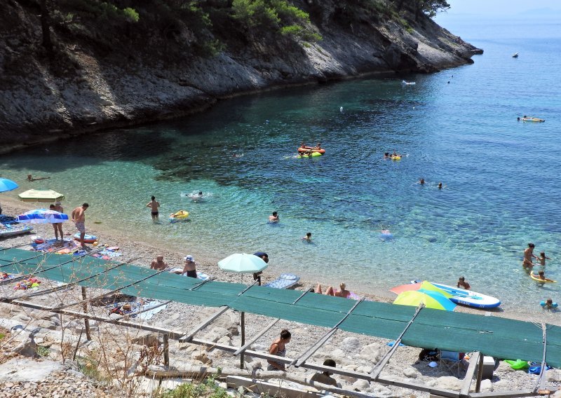 Zabrinjavajući podatak; u danu otkriveno 10 melanoma na Korčuli i Pelješcu