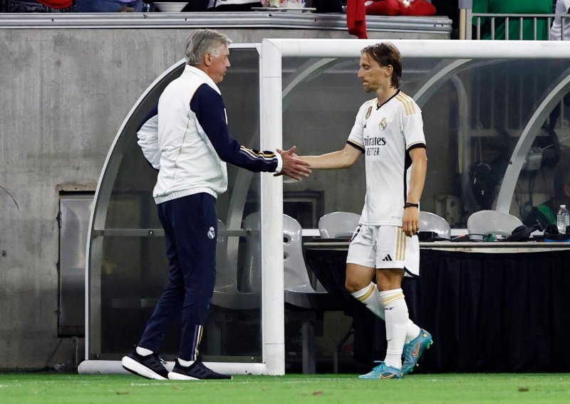 Trener Reala Ancelotti priznao: Da, razgovaram s Modrićem o tome!