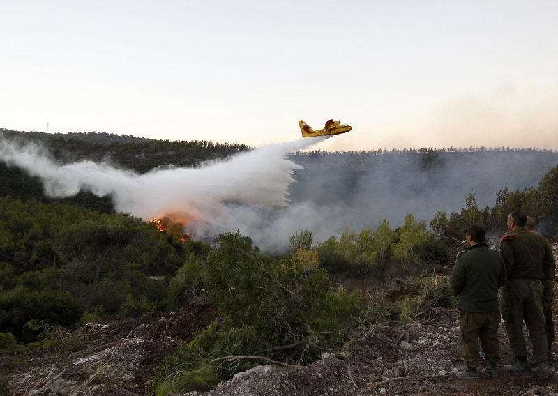 Kanaderi više neće gasiti požare na miniranim područjima