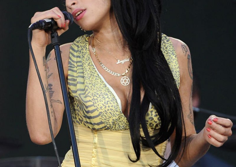 Amy Winehouse se osramotila na jazz festivalu