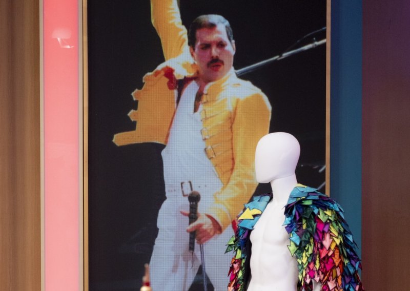 Zarada s dražbe predmeta Freddieja Mercuryja dosegnula vrtoglavih 46,5 milijuna eura