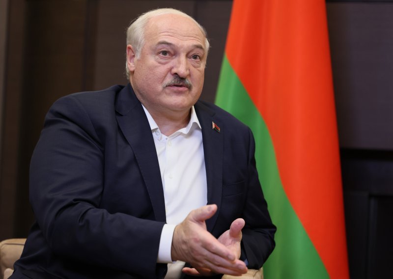 Lukašenko upozorava na 'ekstremizam', zaziva i oružane patrole