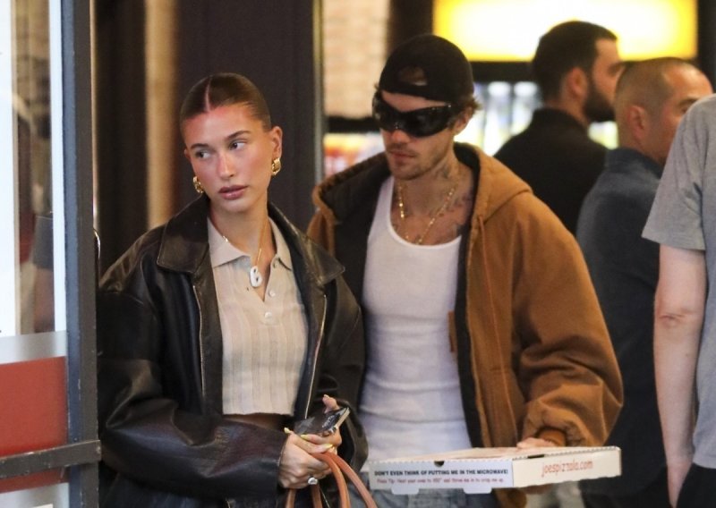 Justin i Hailey Bieber snimljeni u izlasku, no njoj to, čini se, i nije baš najbolje 'sjelo'