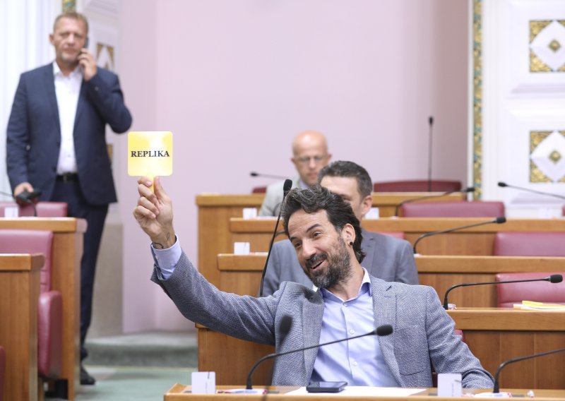 Oporba žustro protiv novog zakona: 'To je izborni inženjering'