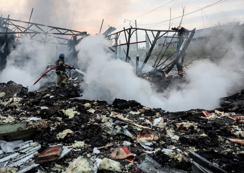 Eksplozije odjekuju ukrajinskim gradovima; ubijeno dvoje ljudi