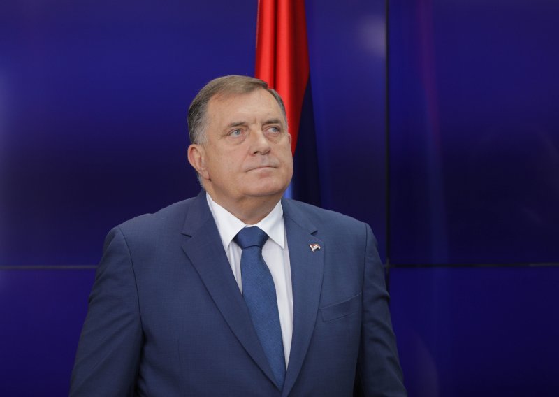 Teške uvrede u BiH: Dodik nazvao visokog predstavnika Schmidta potomkom fašista