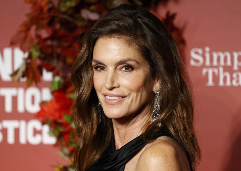 Zbog traume iz prošlosti: Cindy Crawford otkrila zašto više ne želi imati kratku kosu