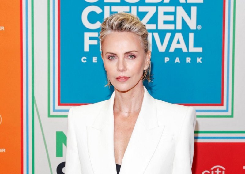 Charlize Theron zaljubljenija no ikad, a prijatelji tvrde da je ljubav ozbiljna