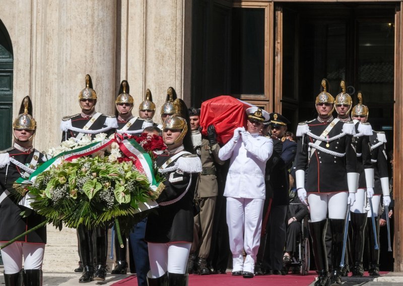 Italija se državnim pogrebom oprostila od bivšega predsjednika Napolitana