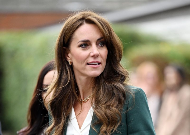 Zbogom haljinama: Kate Middleton pokazala odlično odijelo