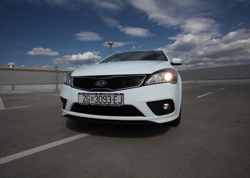 KIA procee'd 1.6 CRDi Sport Leather Vision – opremljena do zuba