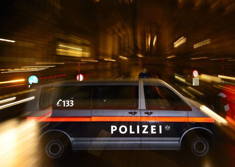 Kaos u Beču, ozlijeđeno 10 osoba: Hrvat udario u kolonu vozila, a zatim šakama nasrnuo na policiju
