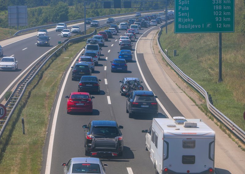 HAK: Zbog prometne nesreće ograničen promet na dijelu A1