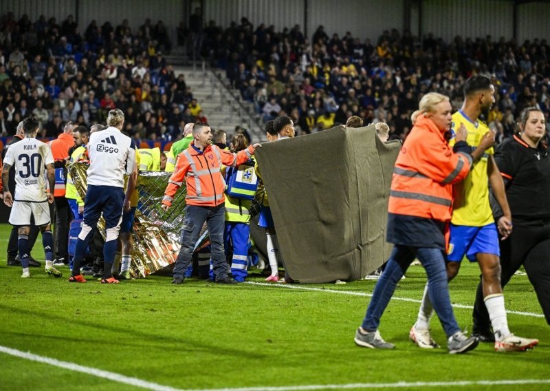 Potresne scene s nizozemskog stadiona; vratar odvezen u kritičnom stanju