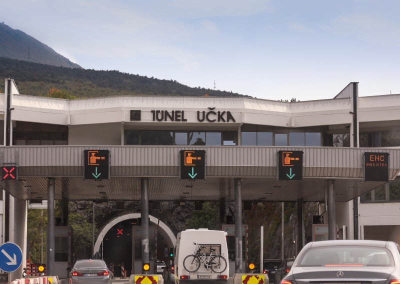Pojačan promet prema unutrašnjosti, kod tunela Učka i na Krčkom mostu kolone