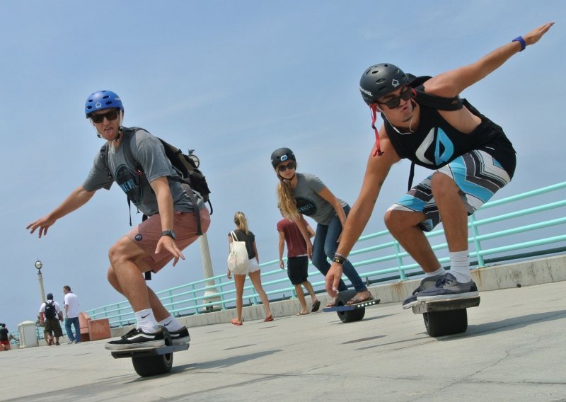 Preopasni za korištenje: Neobični skate s jednim kotačem odlazi iz prodaje