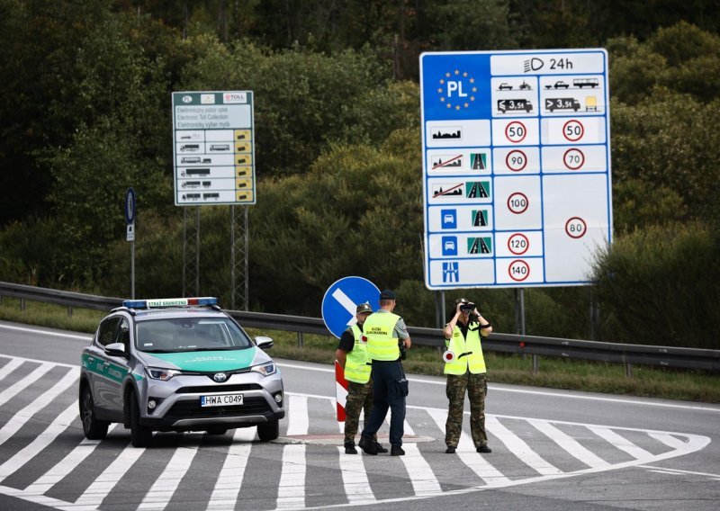 Češka i Poljska uvele privremene kontrole na granici sa Slovačkom