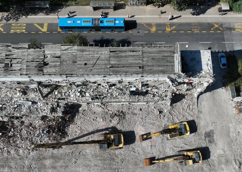 Objavljeni impresivni prizori rušenja goleme ruine kod Glavnog kolodvora