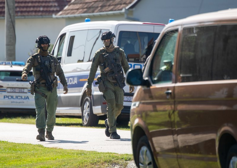 Pomahnitali susjed im htio zapaliti kuću: 'Da nije bilo policajaca, izgorjeli bismo'