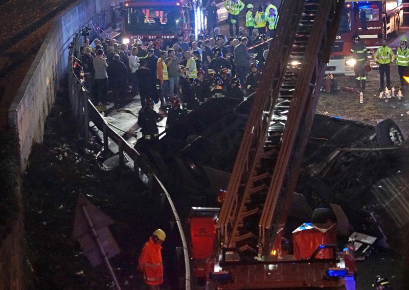 Zastave na pola koplja nakon teške autobusne nesreće u Veneciji