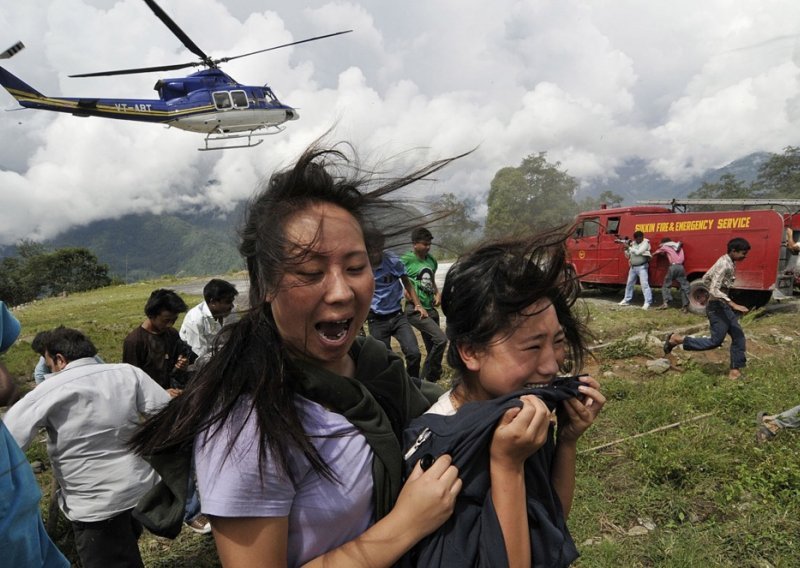 Najmanje 23 vojnika nestala u poplavama na Himalaji
